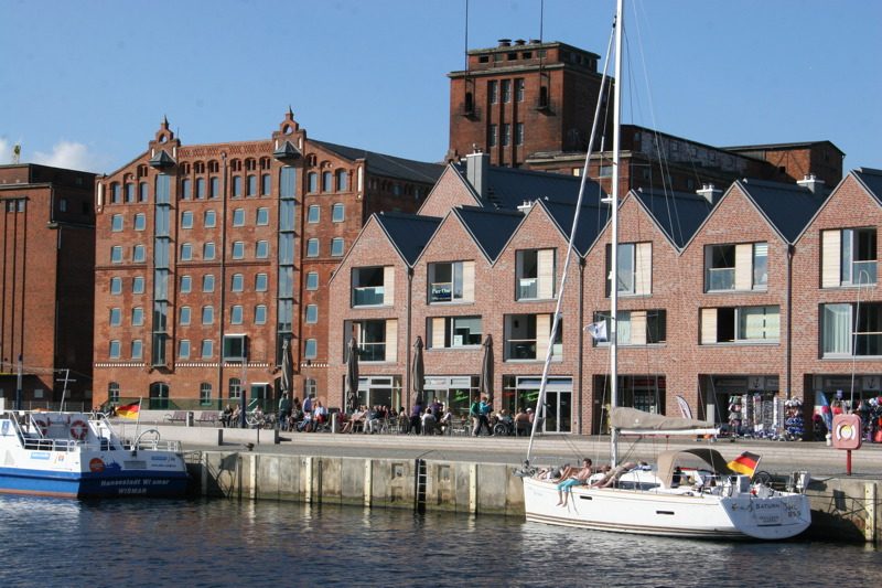 Alter Hafen in Wismar mit maritimem Flair